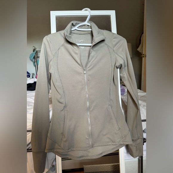 Never Worn Slim Fit Sports Gottex Jacket - Picture 1 of 5